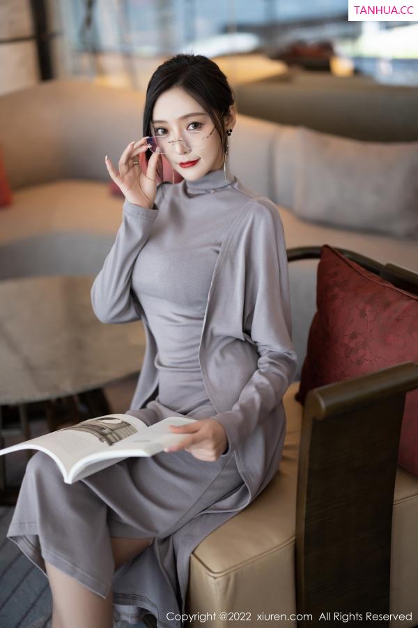 王馨瑶  [XiuRen]高清写真图 2022.10.21 No.5745 王馨瑶yanni 美腿丝袜第4张图片